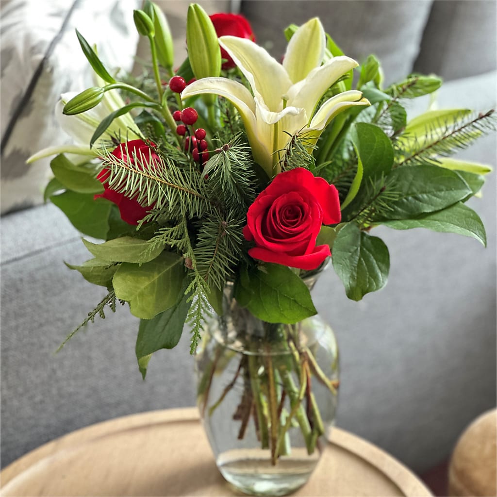 Sparkling Snowflakes Bouquet –  Sweet As Can Bee Florals, Baltimore MD