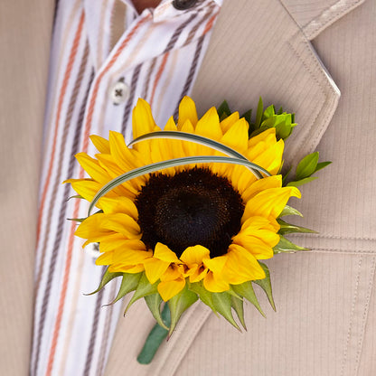 Free Spirit Boutonniere –  Sweet As Can Bee Florals, Baltimore MD